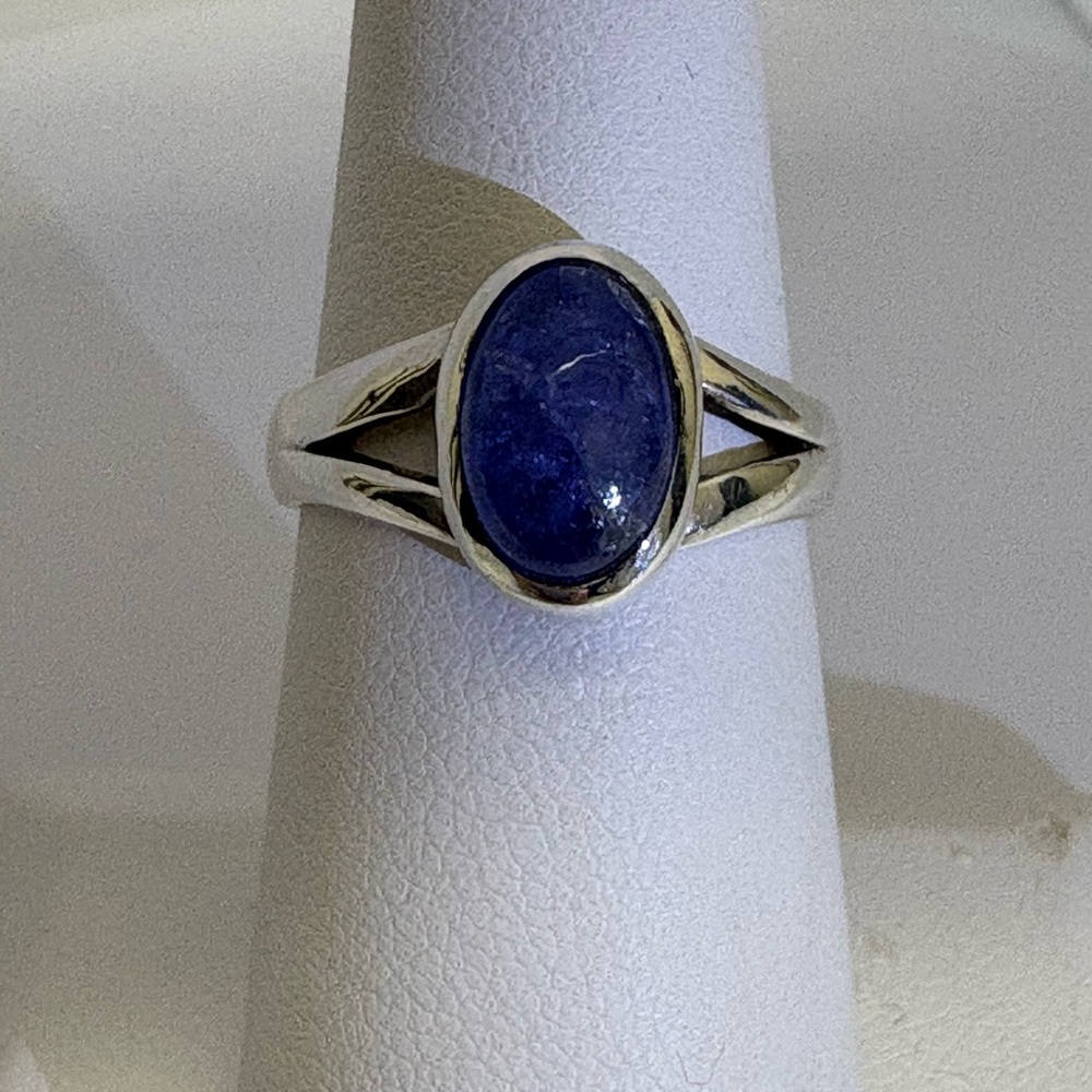 Elegant Natural Tanzanite Silver Ring